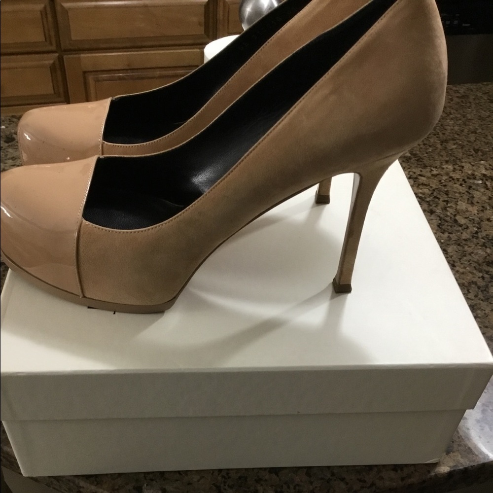 Yves Saint Laurent cap toe pumps